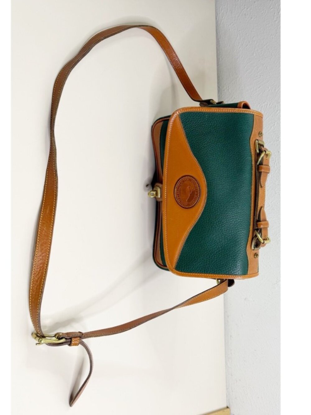 VTG Dooney & Bourke AWL Green Leather Crossbody Bag USA Duck Logo 11x4x8.5 GUC